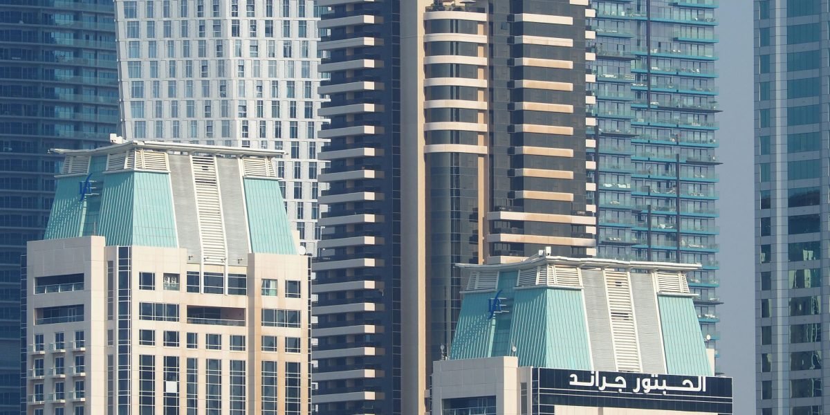 This guide explains why 2026 is a strong year to start or grow a real estate career in Dubai and walks you through the practical steps to get there. It covers m...