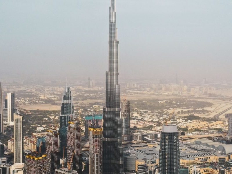 This article explains why choosing the right real estate service matters for buyers and investors seeking villas in Dubai, especially those targeting oasis‑styl...