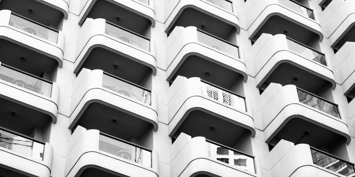 This guide explains why Dubai remains a top choice for luxury real estate investors in 2026, backed by Q1 market data showing strong value growth and heavy inte...