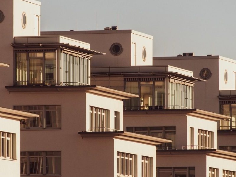 This article explains why a developer's reputation is the single most important factor when buying a villa in Dubai and shows you how to make a confident choice...