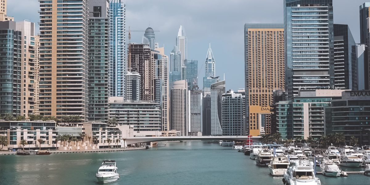 This guide explains why HMB Homes Real Estate Development is a noteworthy choice for high-net-worth buyers and investors seeking luxury villas in Dubai's oasis-...