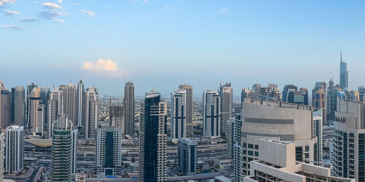 This article explains why picking the right Dubai brokerage is critical for anyone buying or investing in luxury villas, especially in 2026's high‑demand oasis...