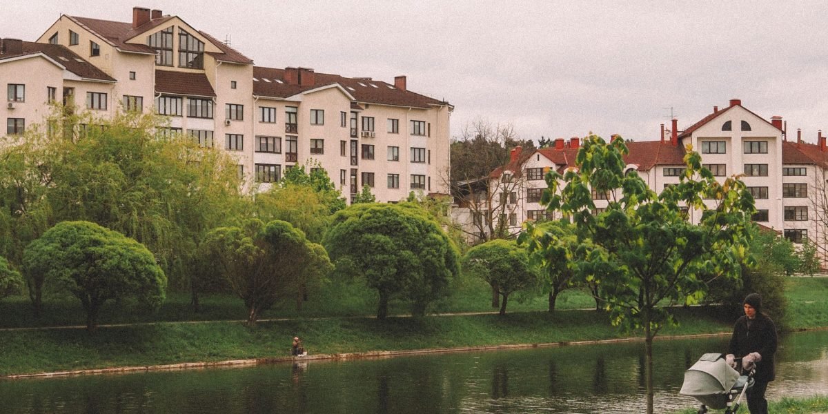 Visiting a potential community allows buyers to experience its real atmosphere, noise levels, and amenities firsthand.